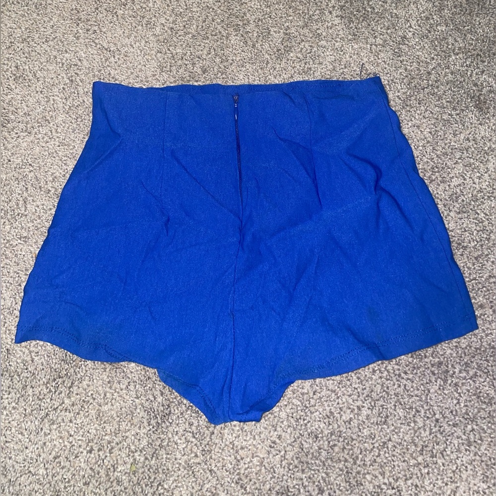 High raise blue stretchy shorts. Size M
